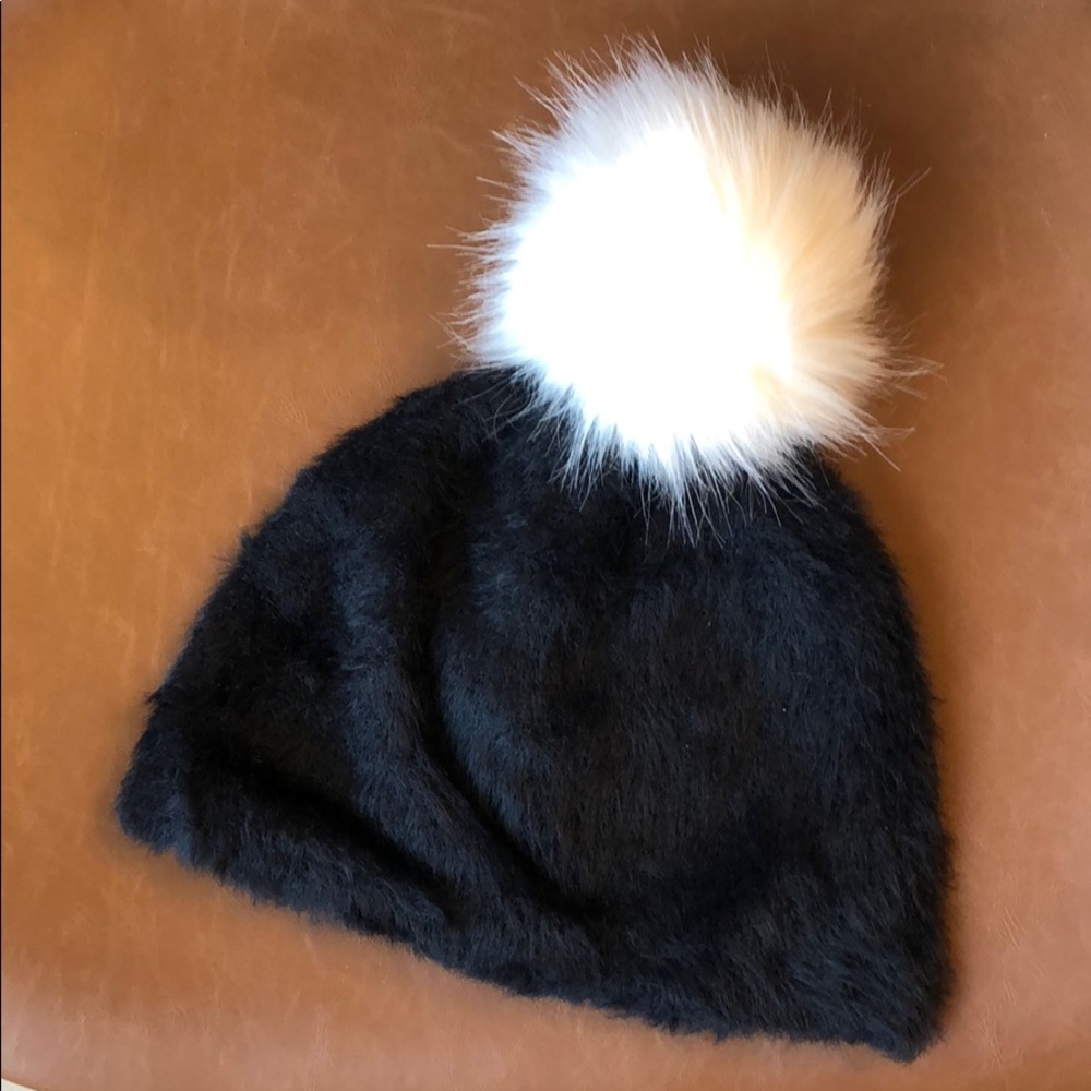 Anthropologie Women’s Hat with Pom Pom